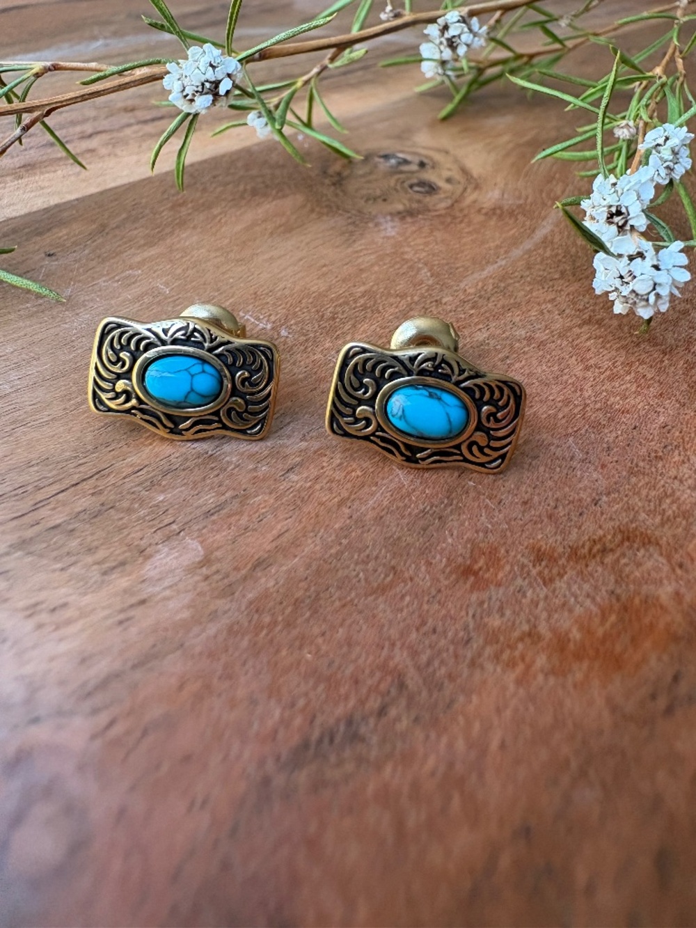 Earrings (buckle studs )